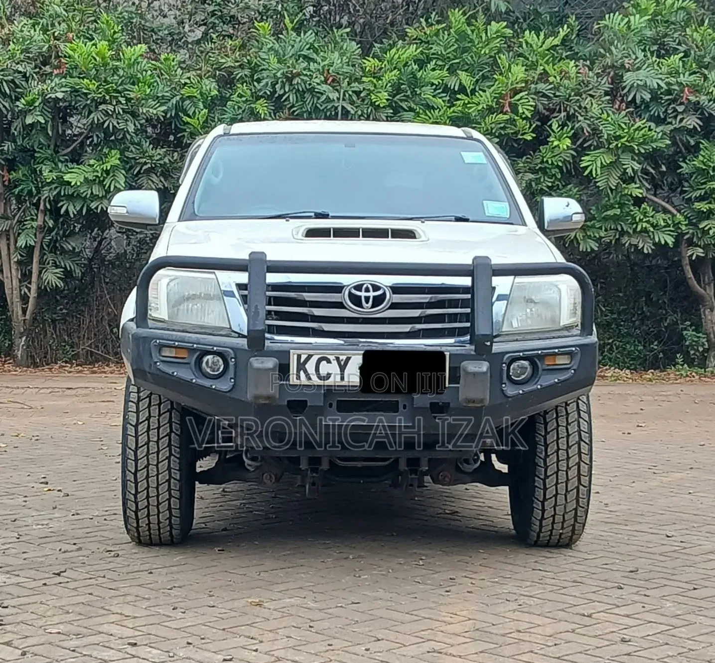 Toyota Hilux 2013 White