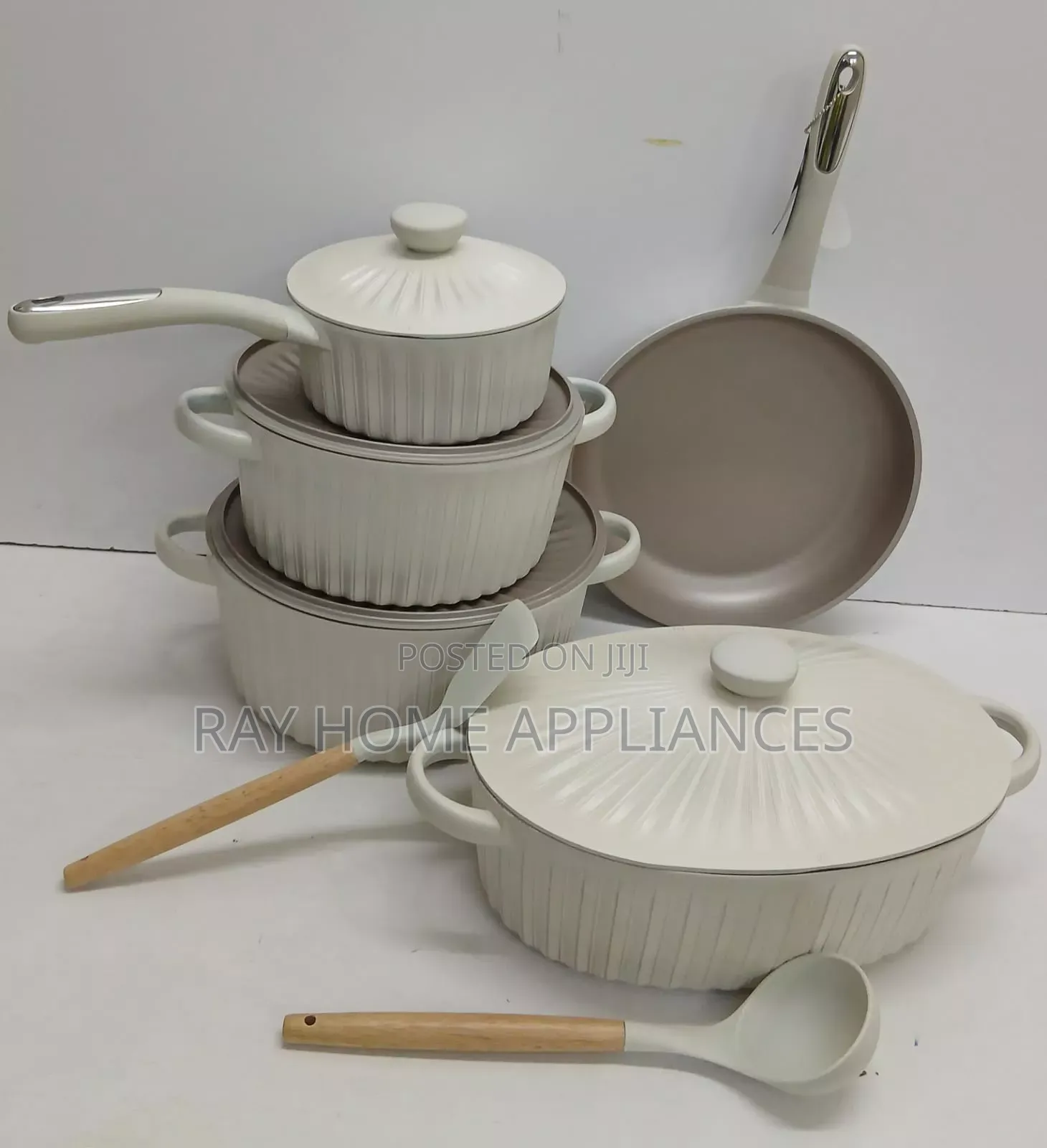 11pcs Set(vk 27)
Premium High Quality Uakeen Non_stick Cookware Set