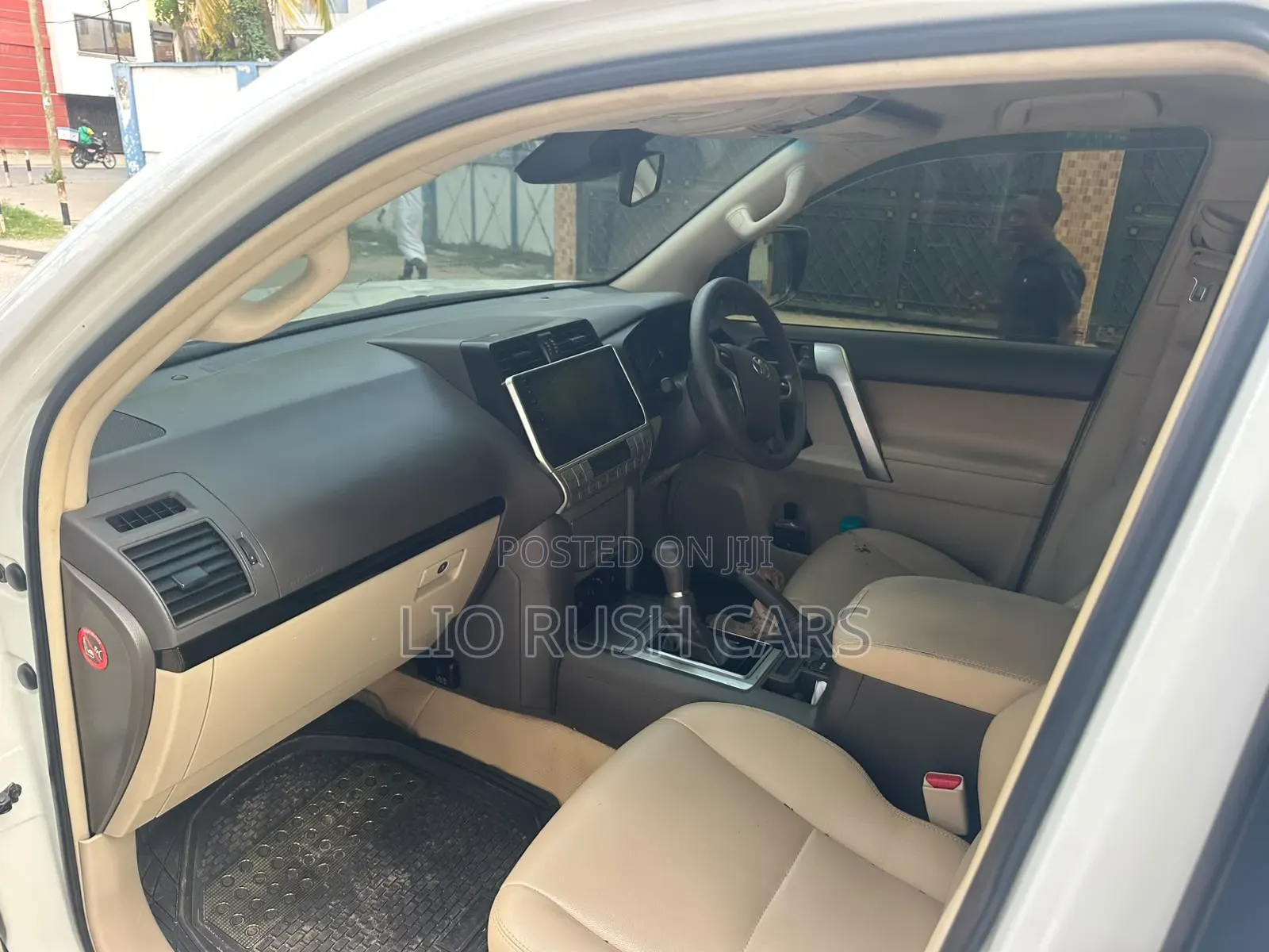 Toyota Land Cruiser Prado 2019 White