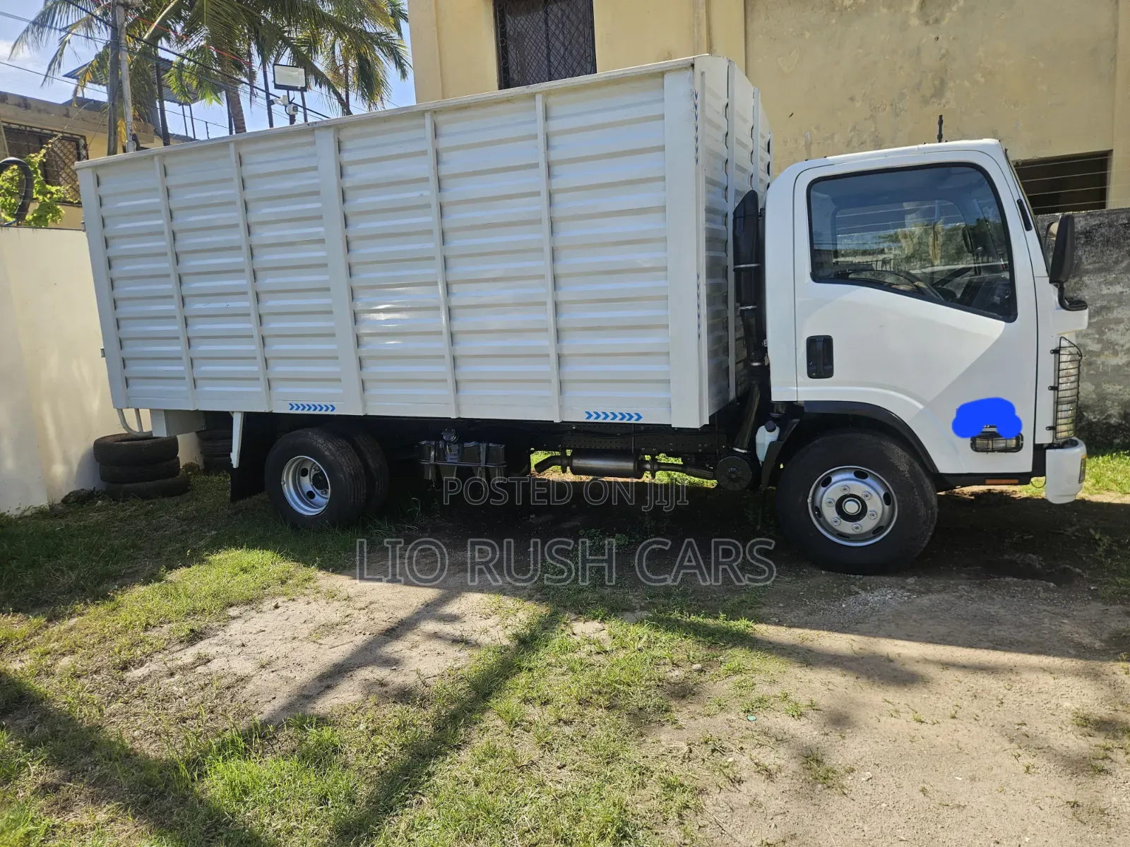 Isuzu NQR Beautiful Used