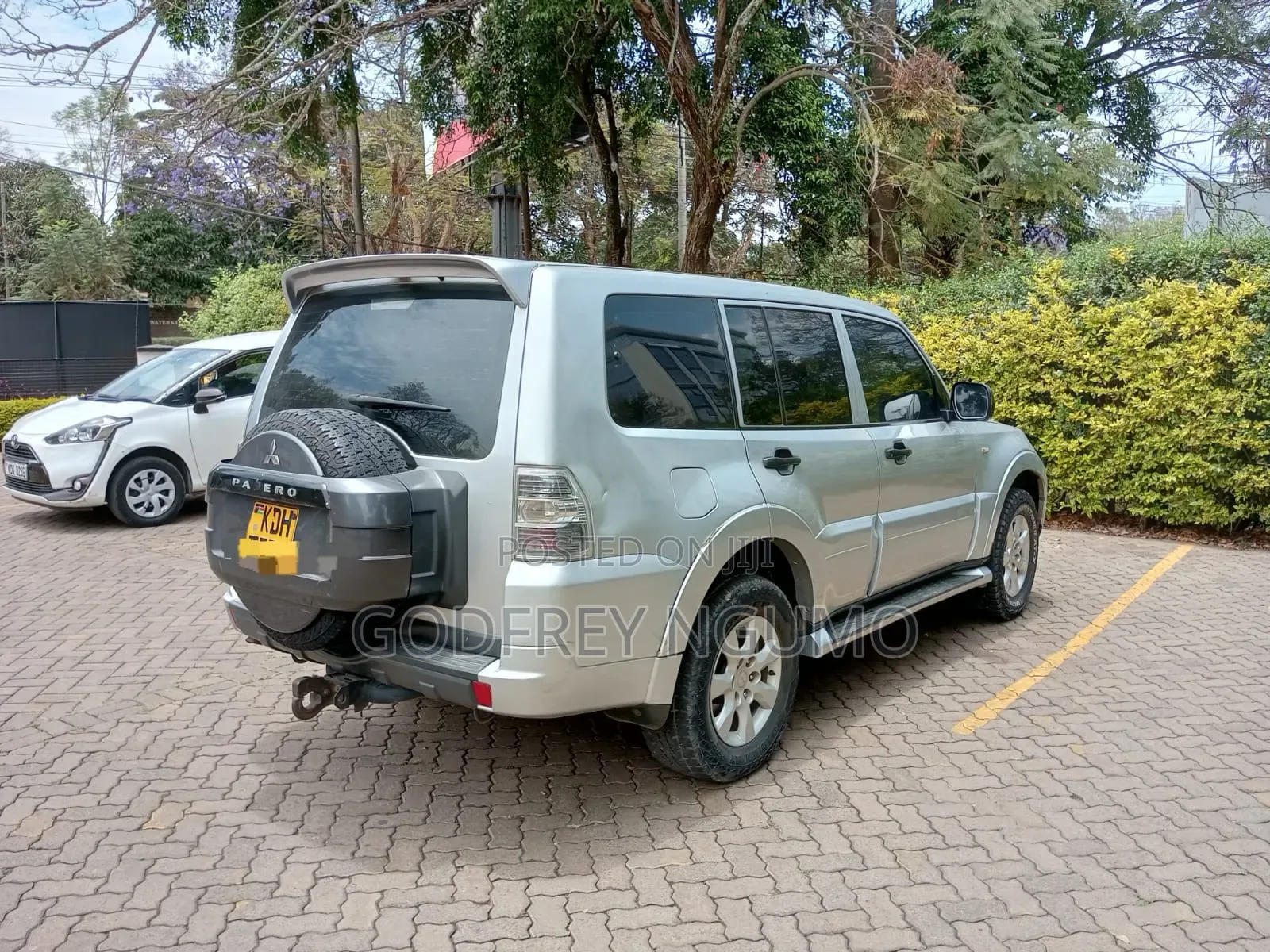 Mitsubishi Pajero 2014 Silver