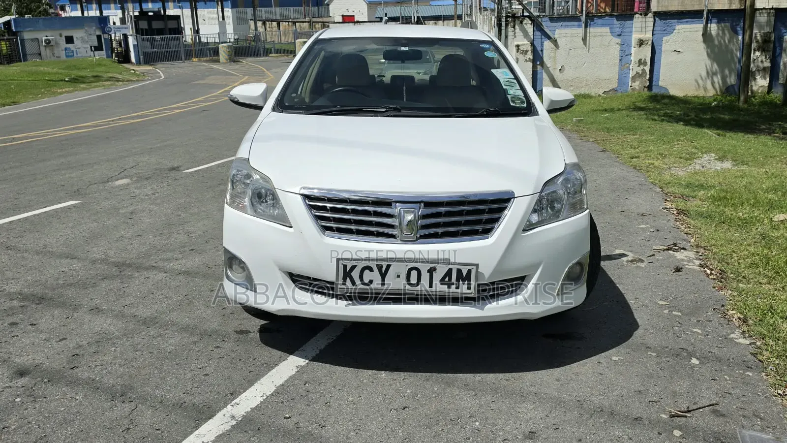Toyota Premio 2013 White