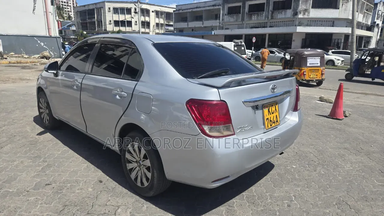 Toyota Axio 2014 Silver