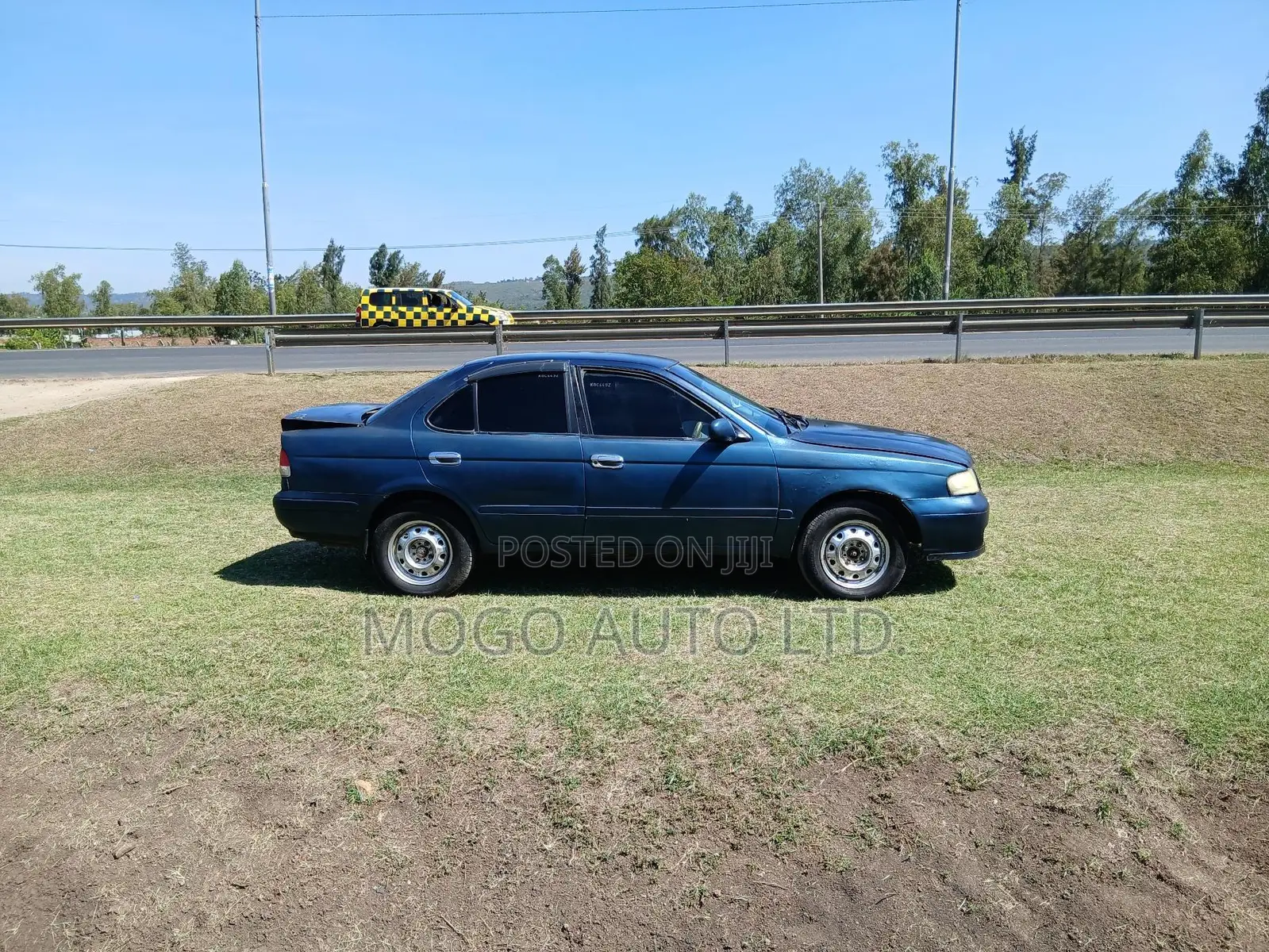 Nissan Sunny 2001 Blue