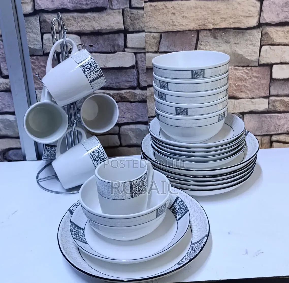 *24 PCS Stylish Opal Dinnerset*
*~6 Plates*
*~6 Side Plates*
