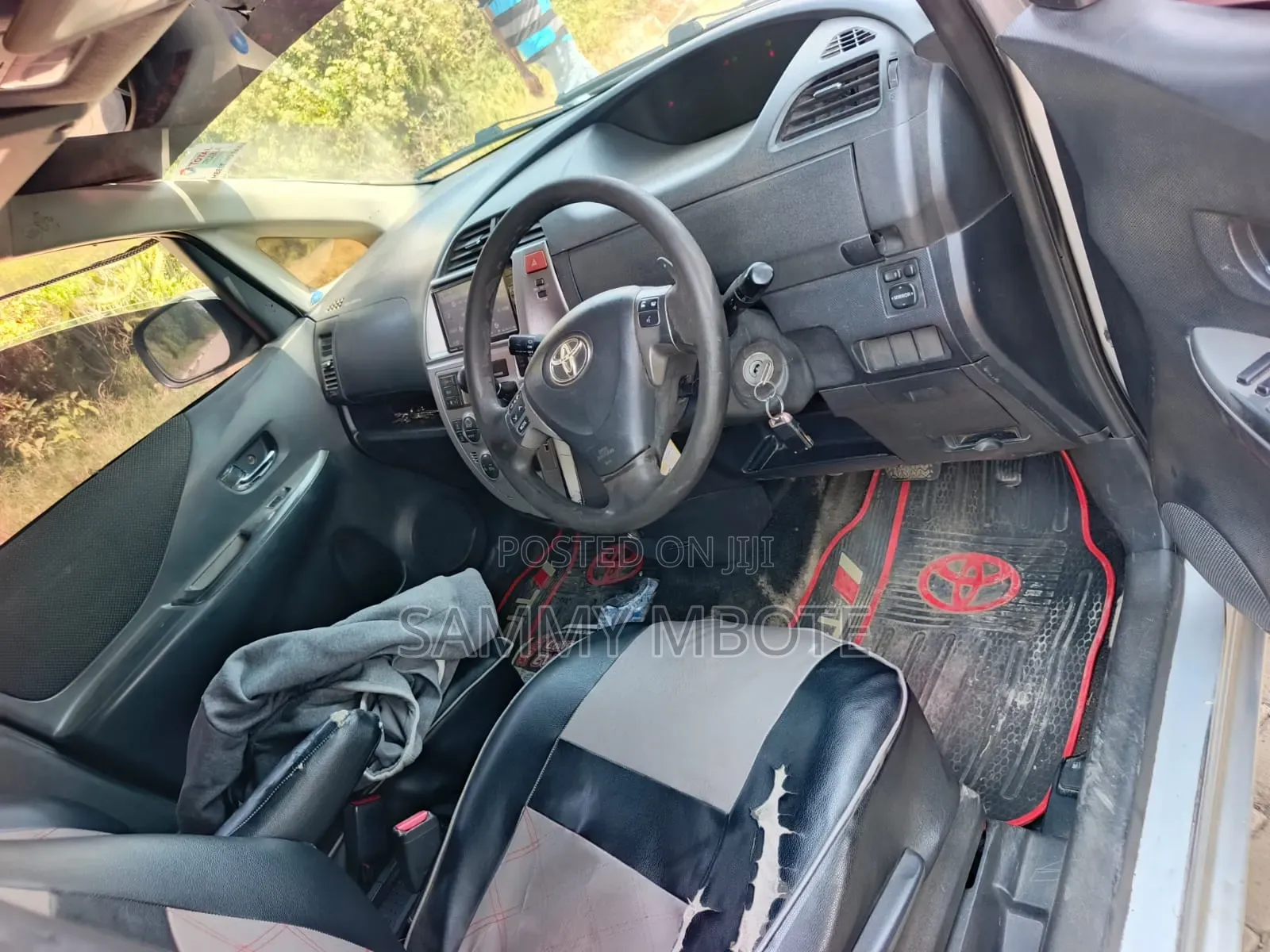 Toyota Ractis 1.5 FWD 2008 Silver