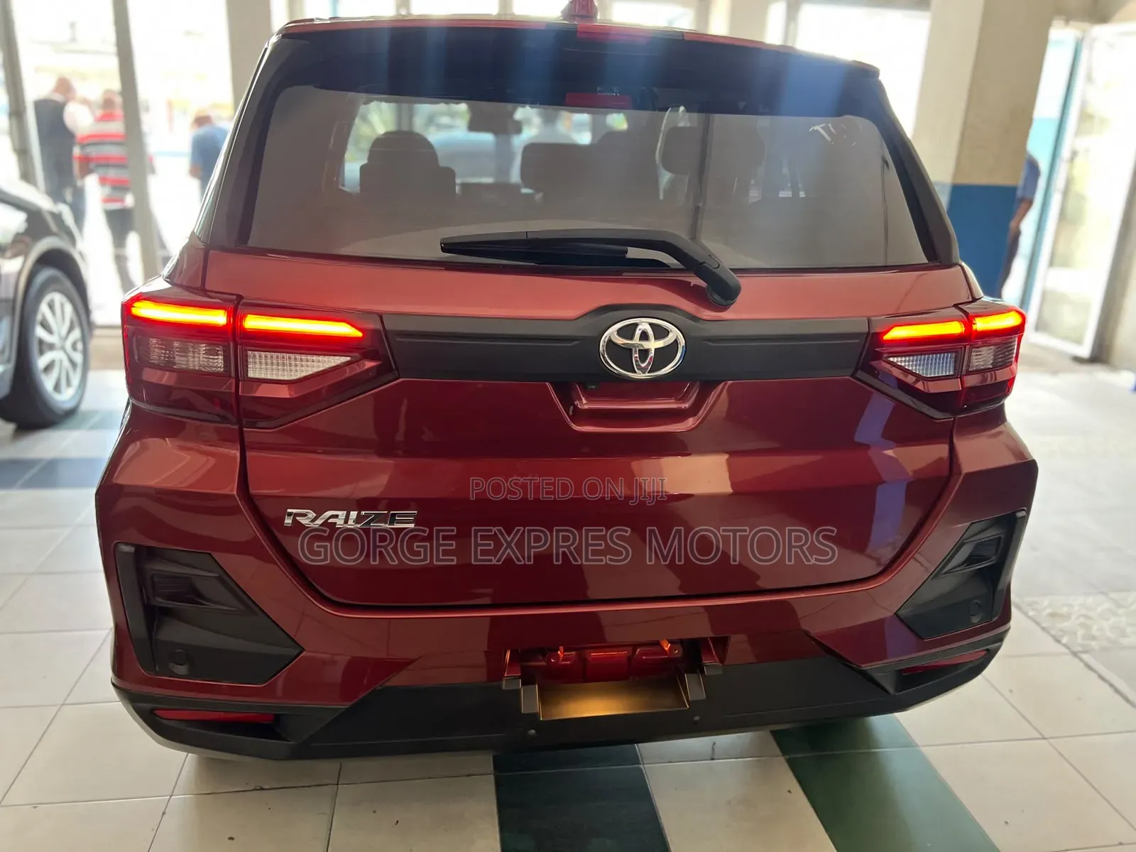 Toyota Raize 1.0 FWD 2020 Maroon