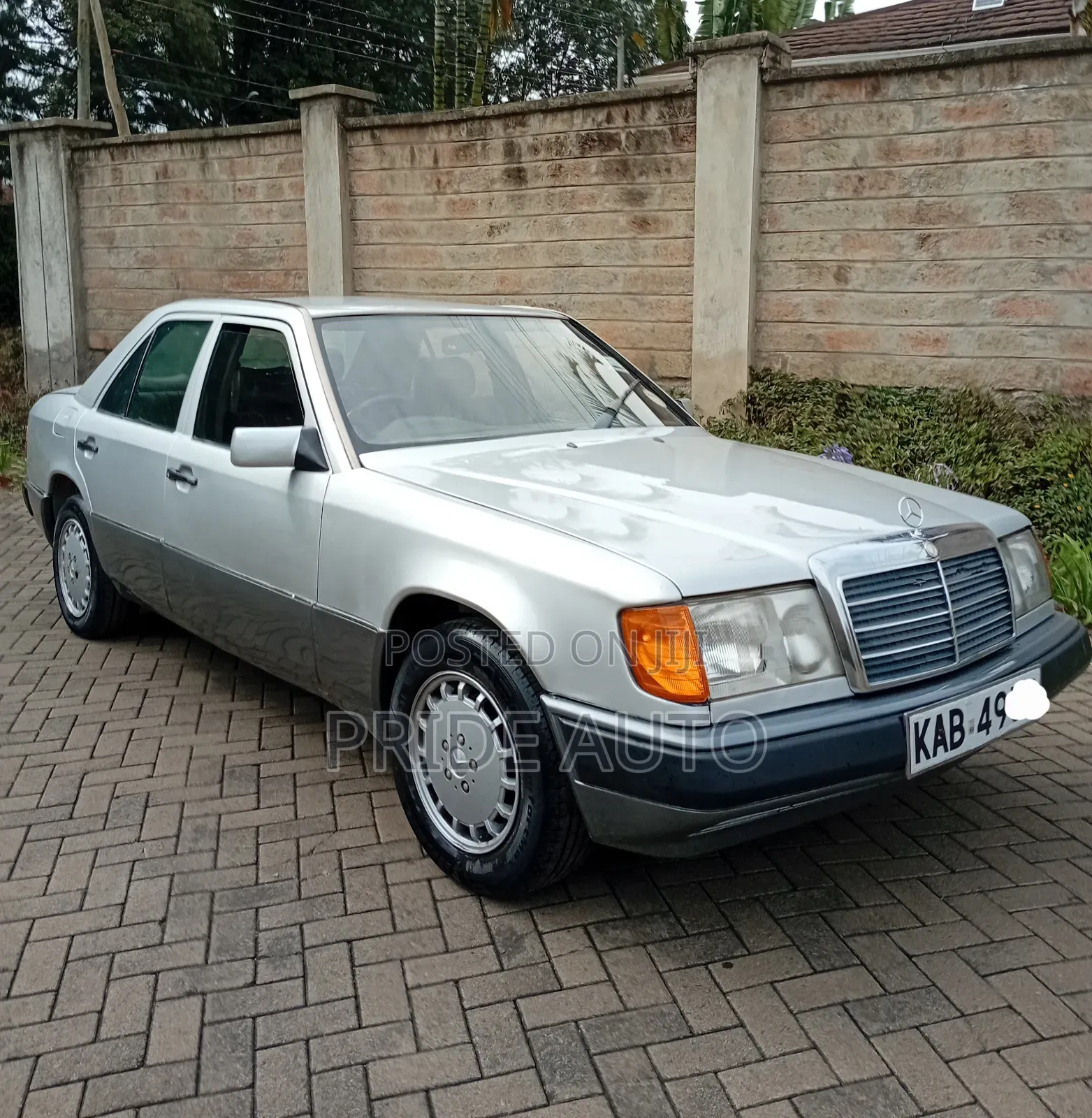 Mercedes-Benz 200E 1990 Silver