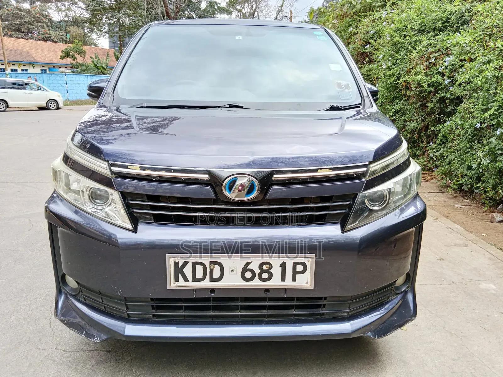 Toyota Noah 2.0 FWD (8 Seater) 2014 Blue