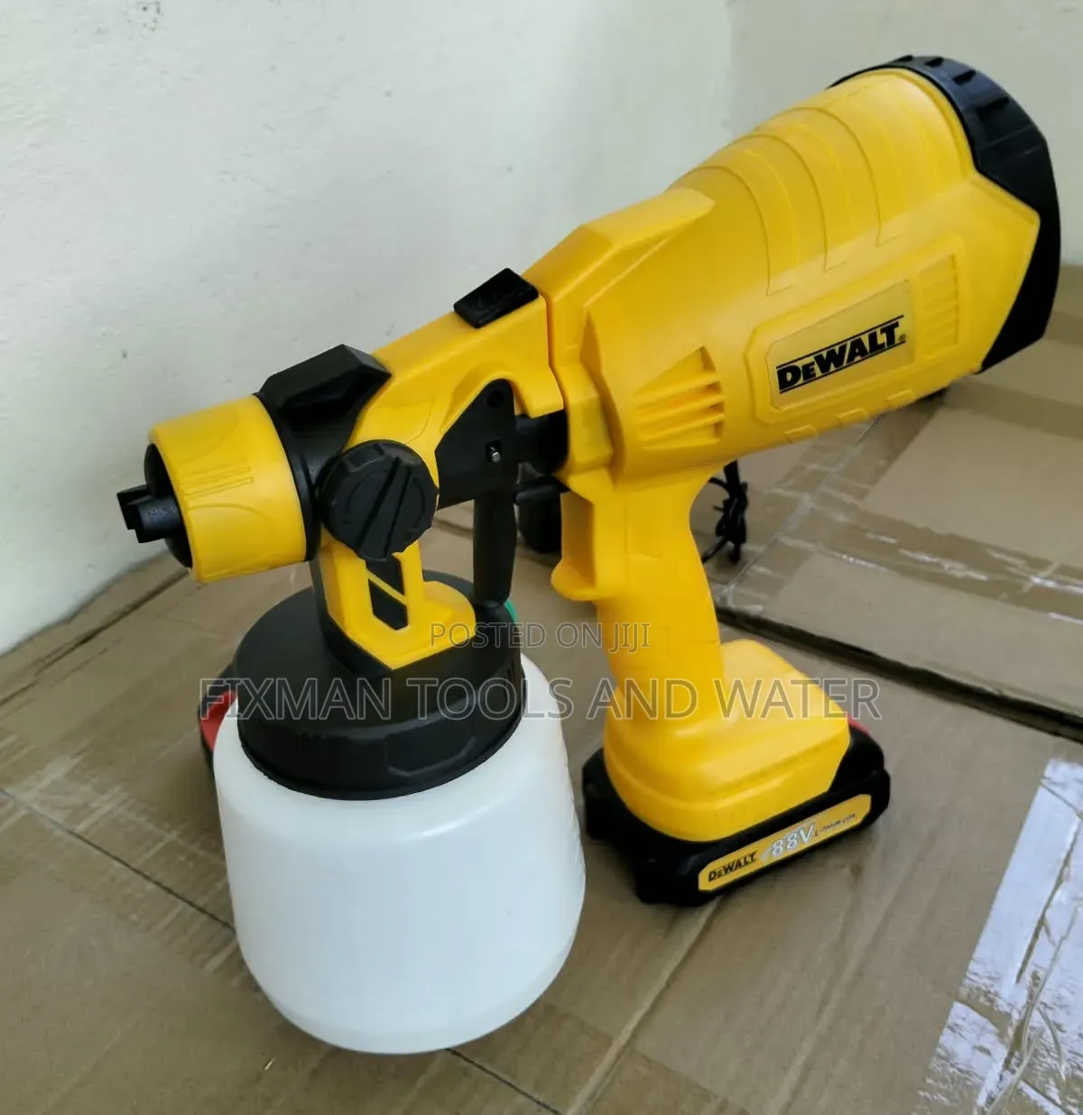 New Dewalt Paint Sprayer Fine Finish + 2 Battery 88v and Charger