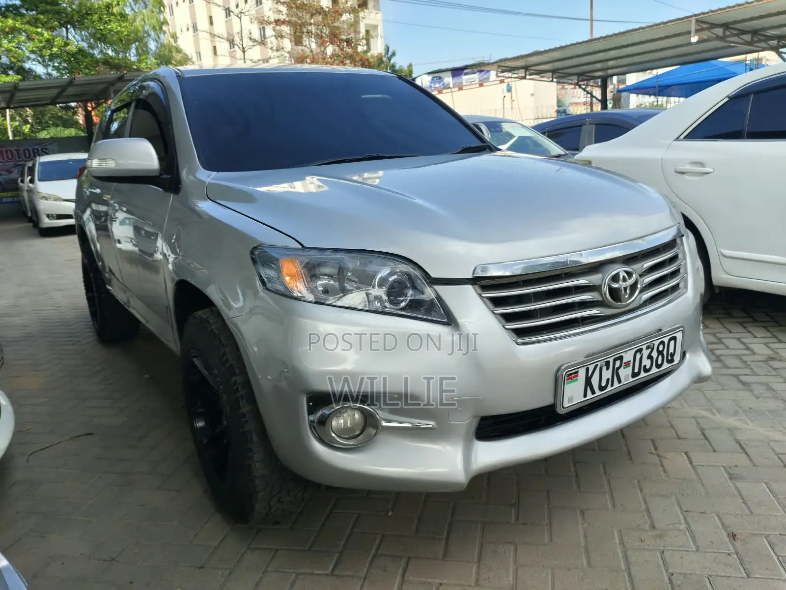 Toyota Vanguard 2011 Silver