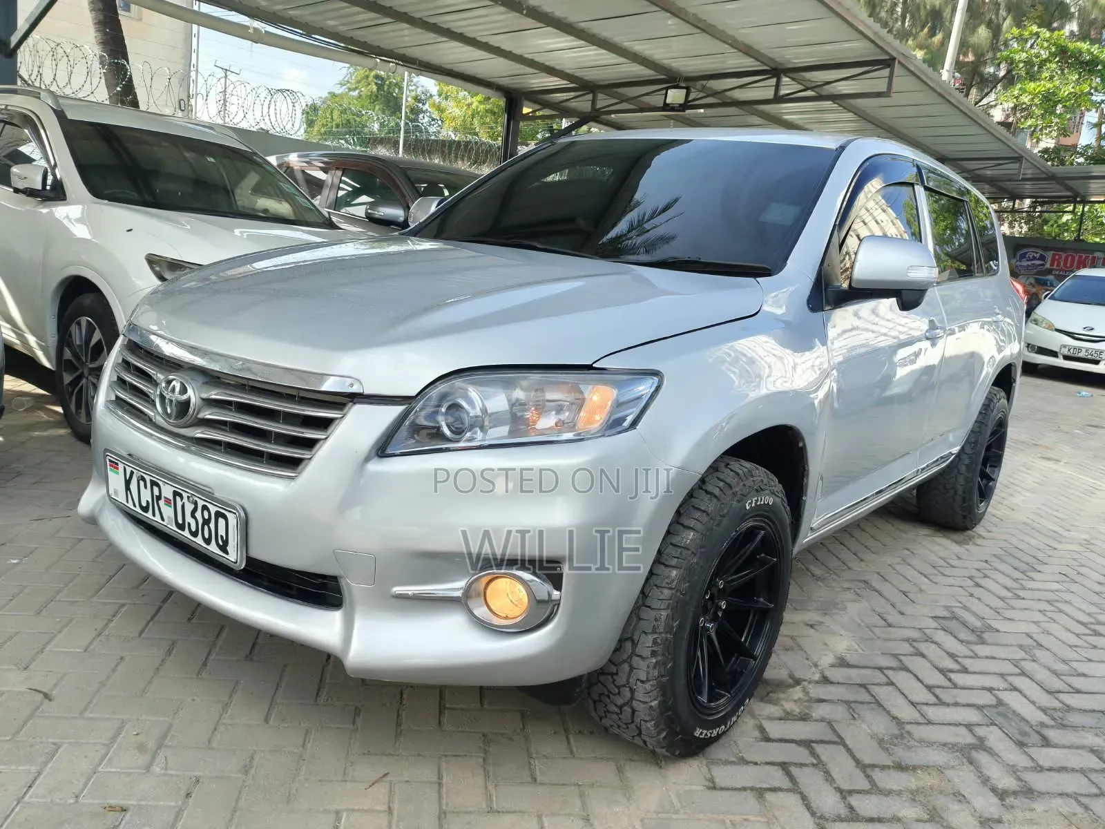 Toyota Vanguard 2011 Silver