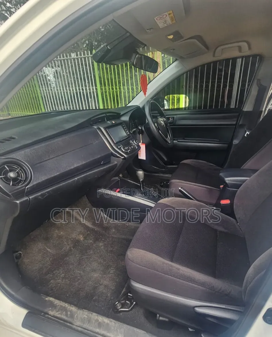 Toyota Axio 1.5 Hybrid 2WD 2019 White