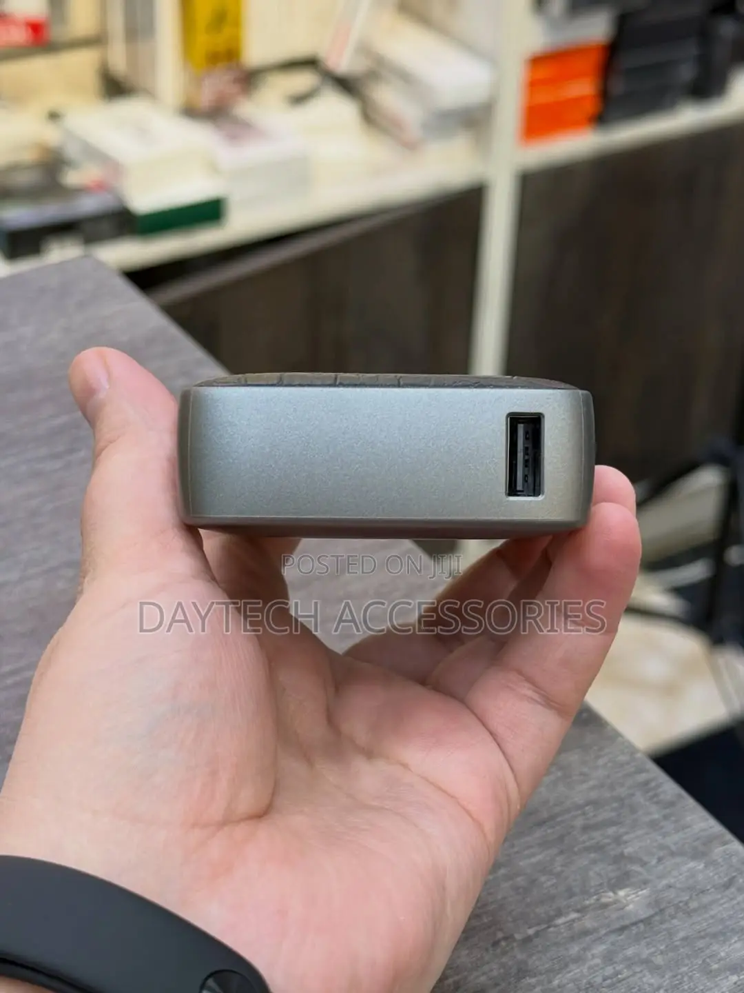 Green Lion VALMONT 10000 mAh Power Bank With TFT Real Time Display