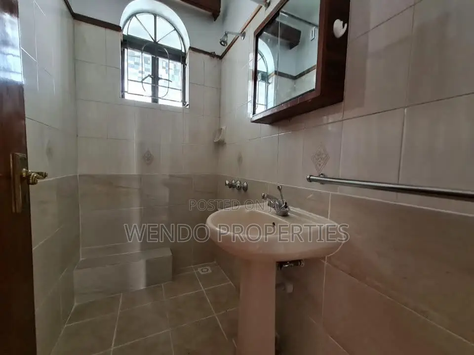 3bdrm Penthouse in Raphta Road Area for rent