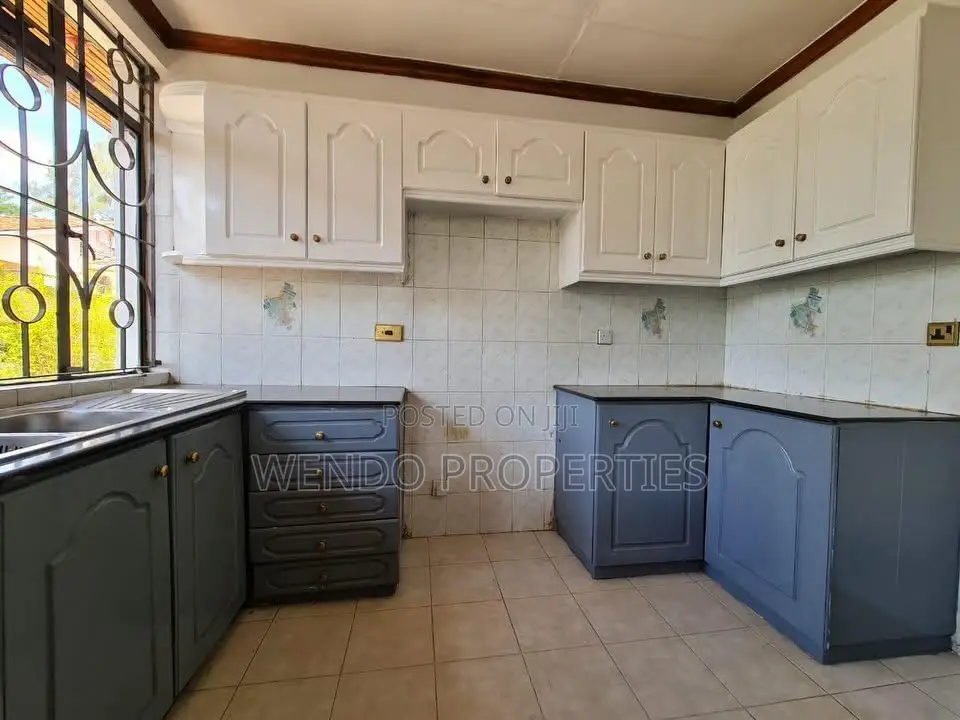 3bdrm Penthouse in Raphta Road Area for rent