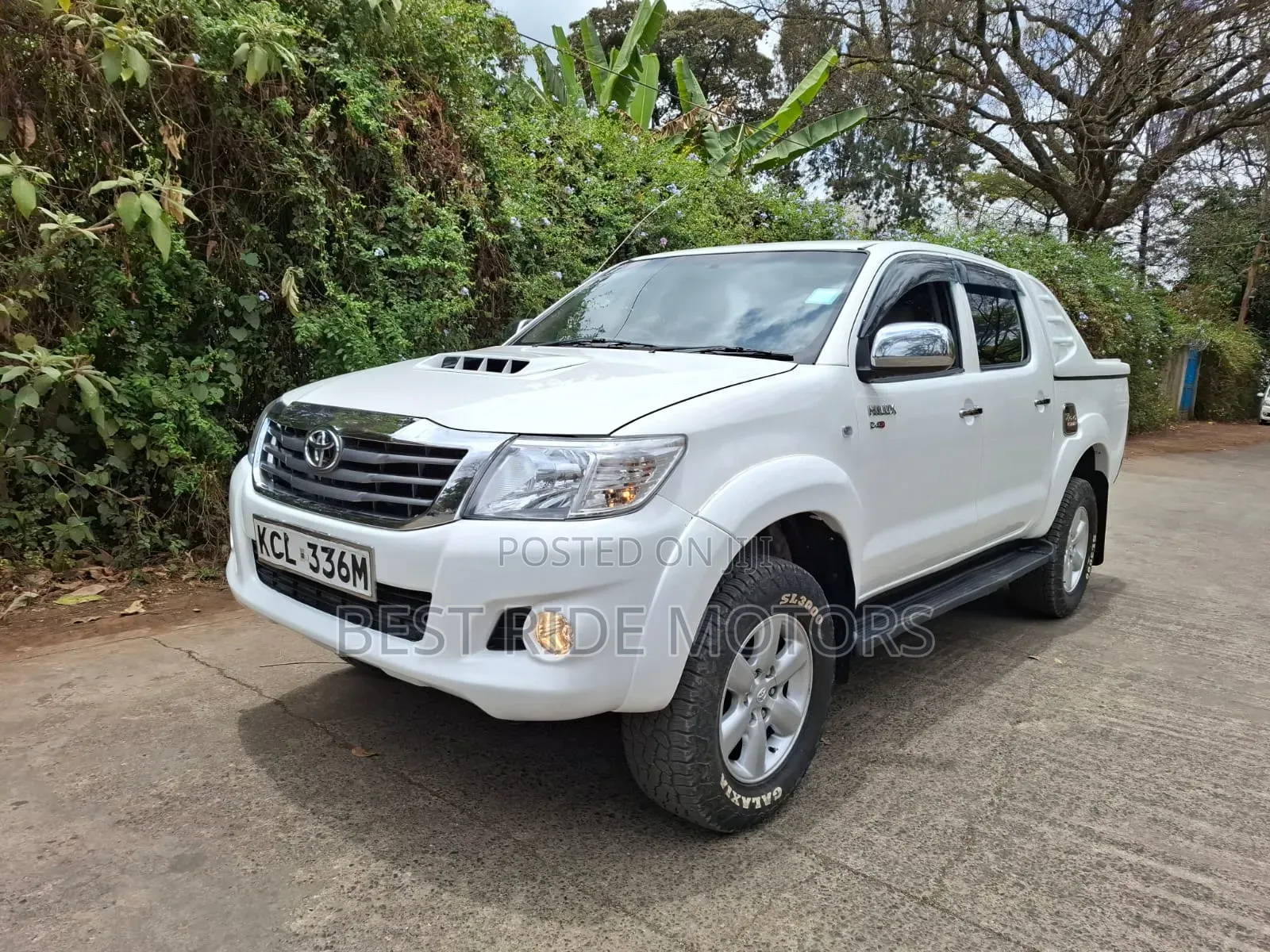 Toyota Hilux 2011 White