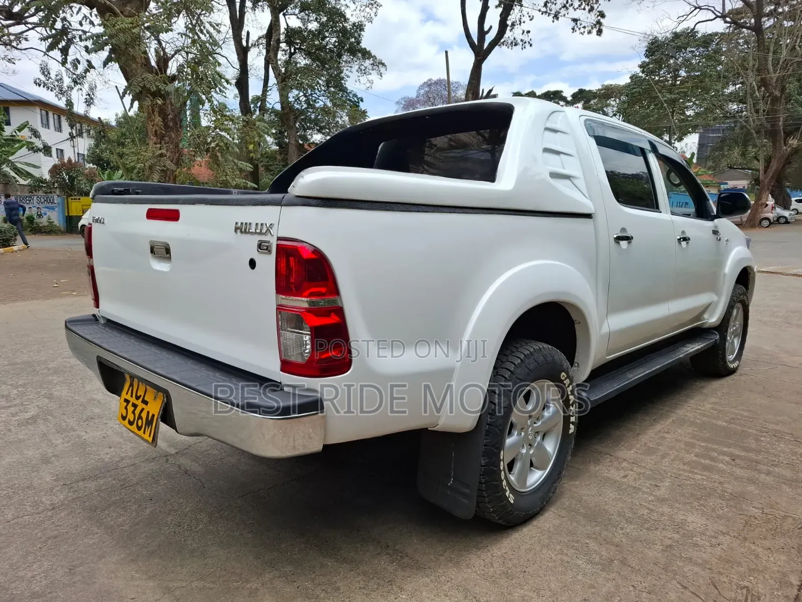 Toyota Hilux 2011 White
