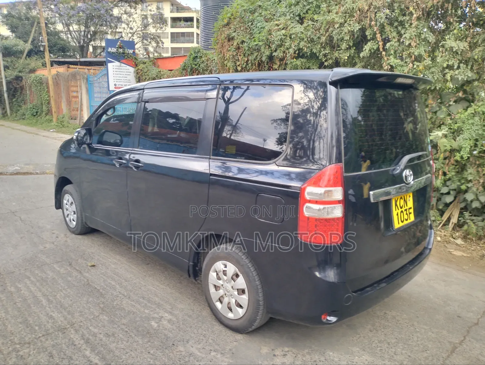 Toyota Noah 2010 Black