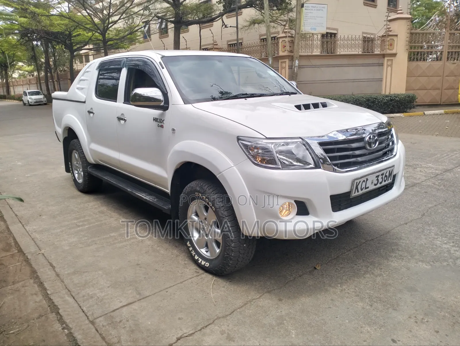 Toyota Hilux 2011 White