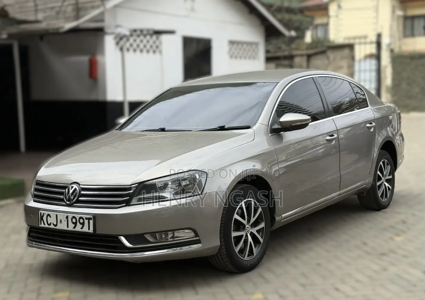 Volkswagen Passat 2014 Brown