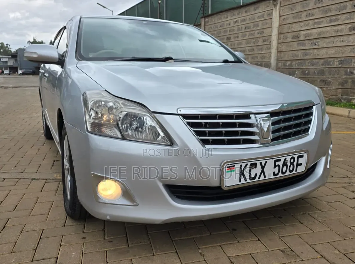 Toyota Premio 2012 Silver