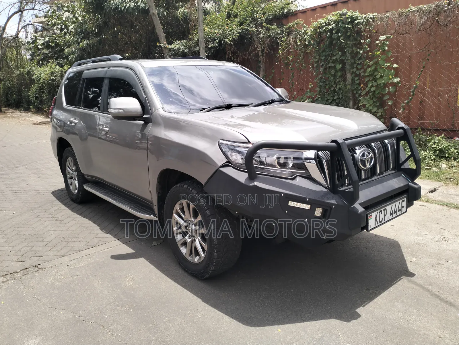 Toyota Land Cruiser Prado 2011 Gray