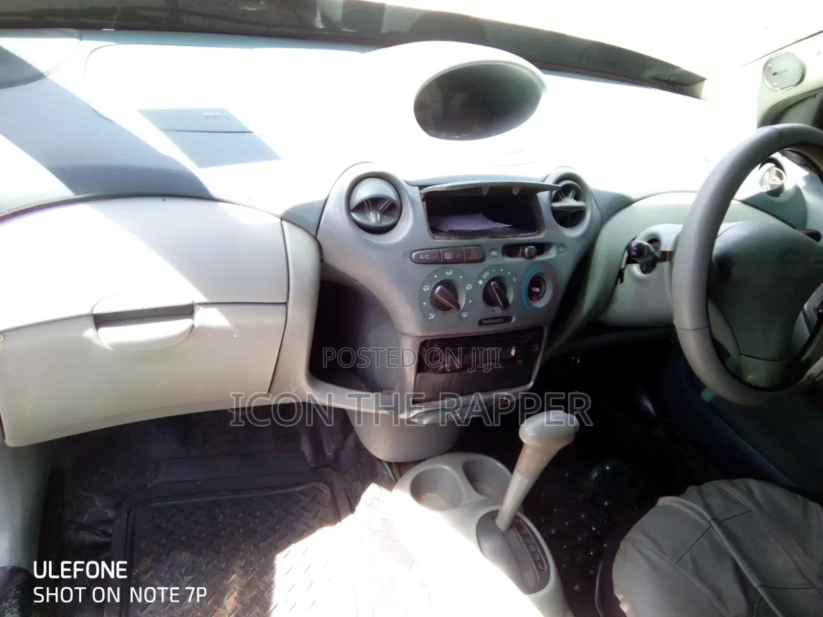 Toyota Vitz 2005 Gold