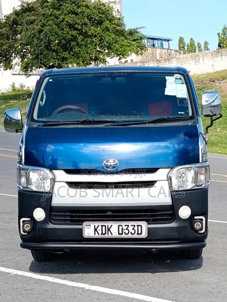 Toyota HiAce 2017 Blue