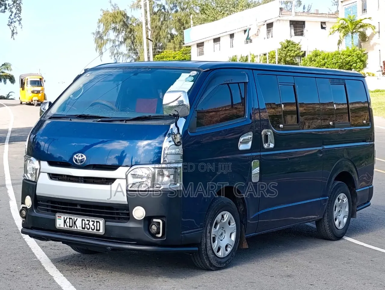Toyota HiAce 2017 Blue