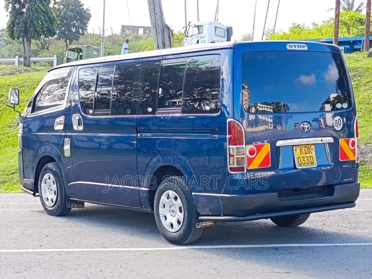 Toyota HiAce 2017 Blue