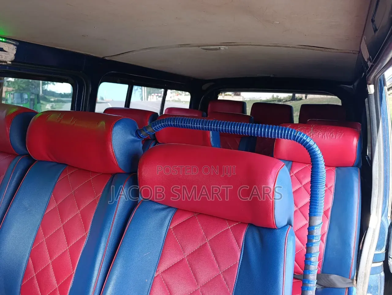 Toyota HiAce 2017 Blue