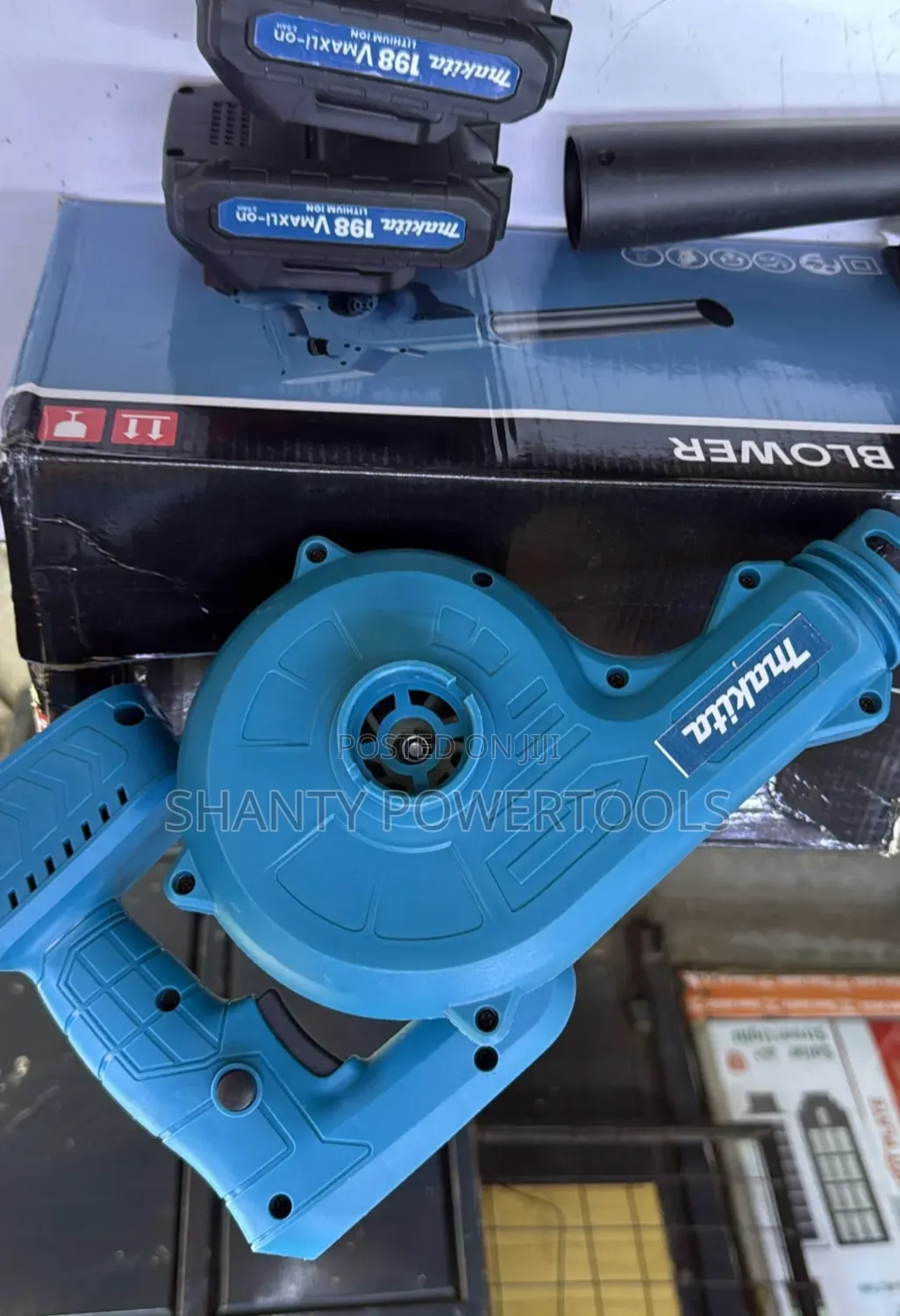 Cordless Makita Blower