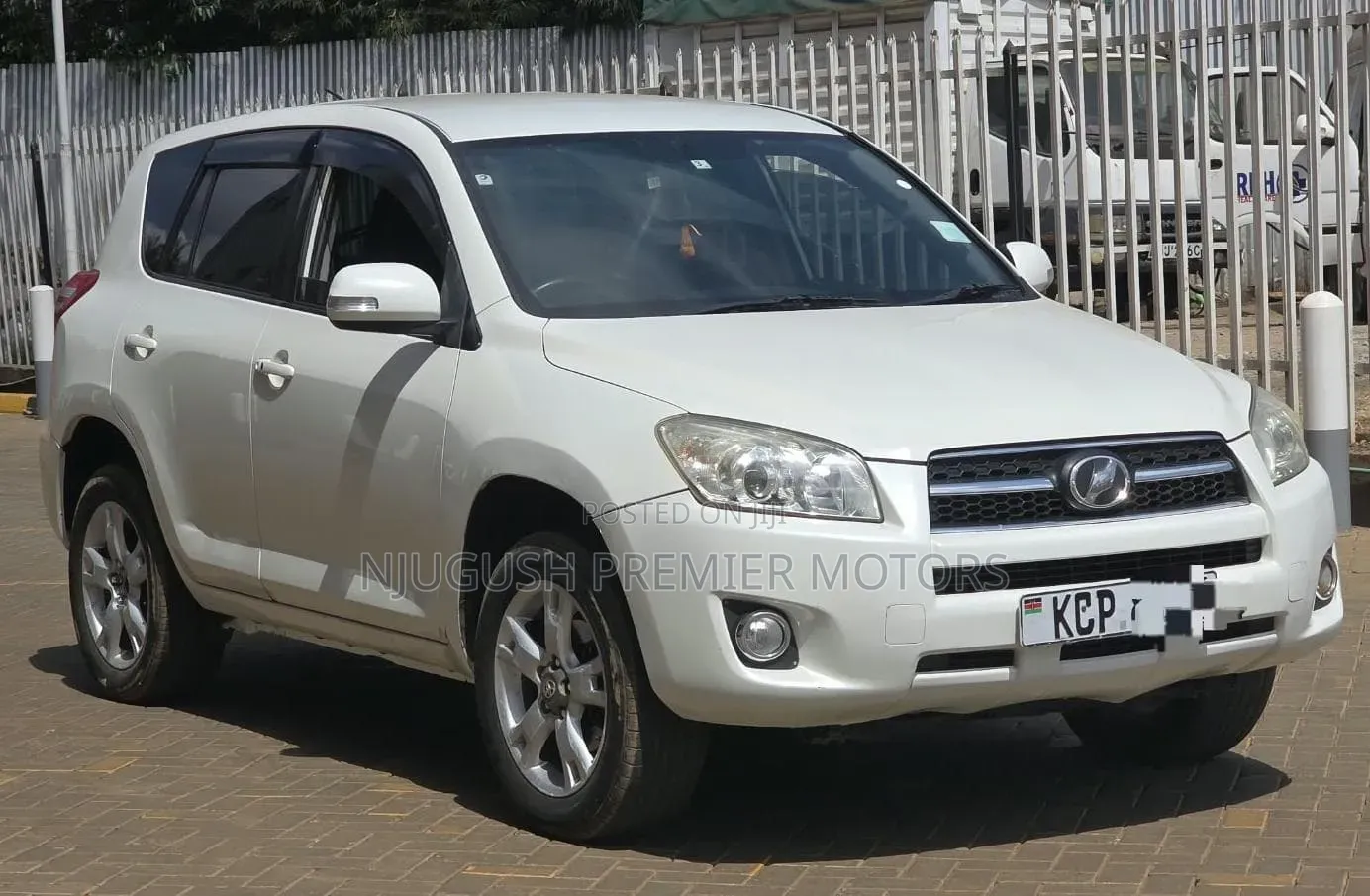 Toyota RAV4 2010 White