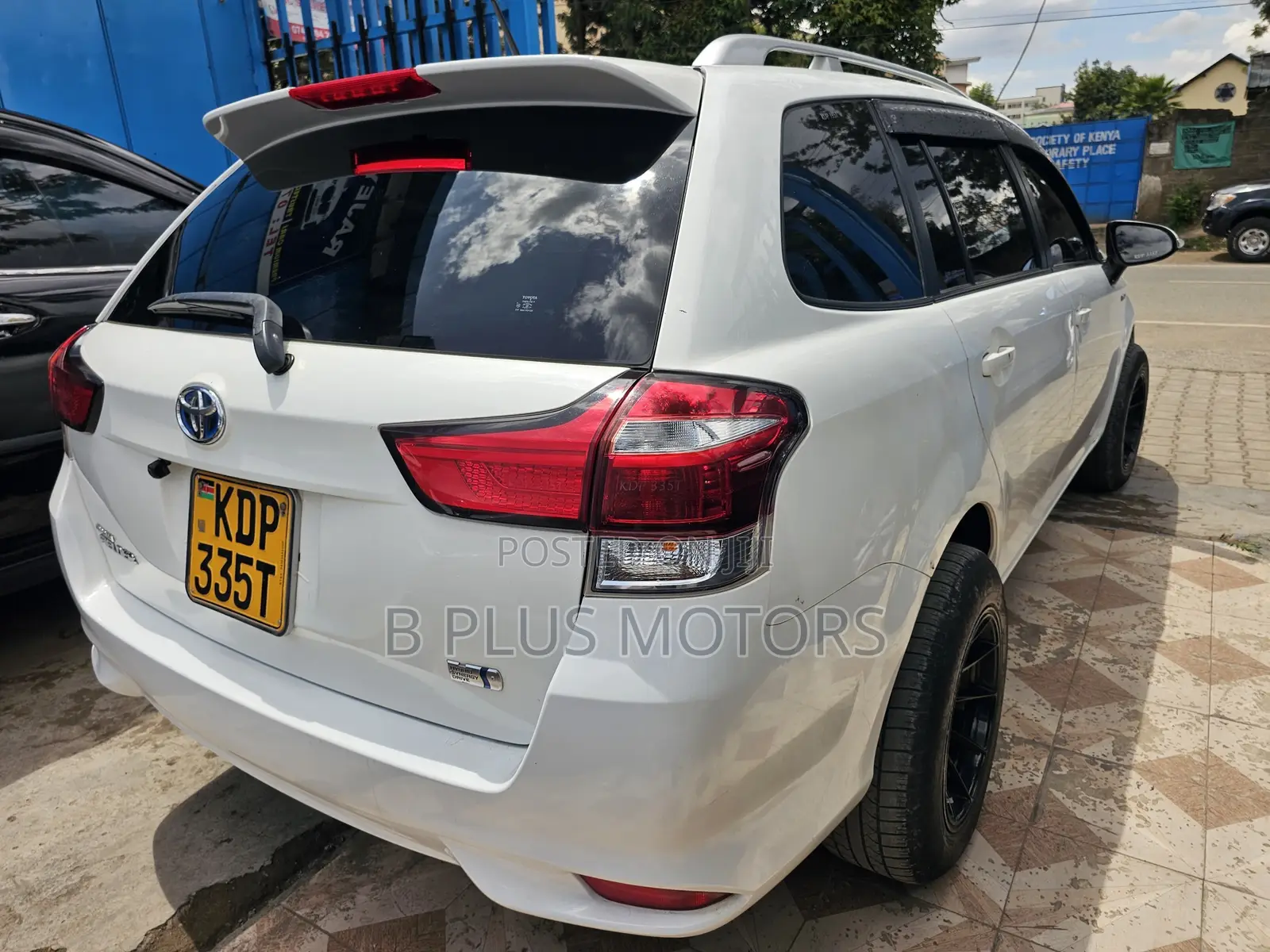 Toyota Corolla Fielder 2015 White