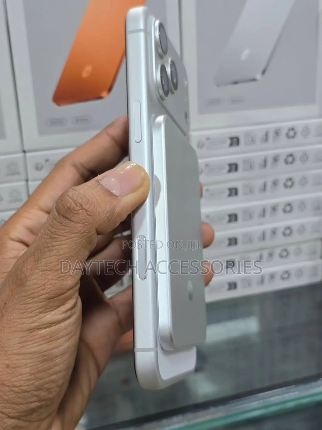 Xiaomi Ultrathin Magnetic Power Bank 5000 15w Designed for iPhone.