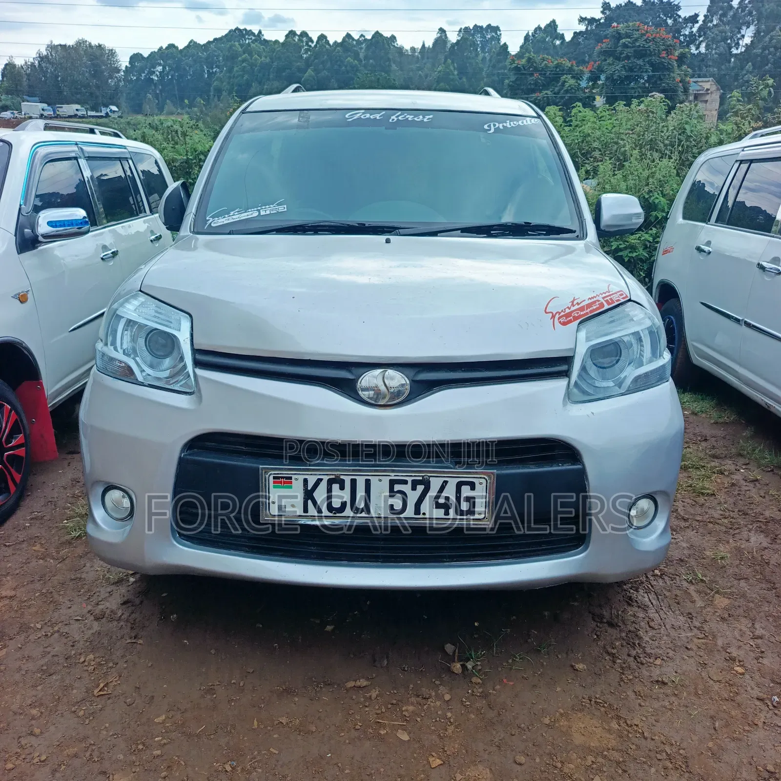 Toyota Sienta 2014 Silver