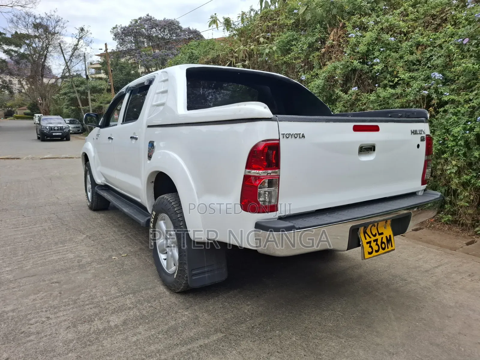 Toyota Hilux 2011 White