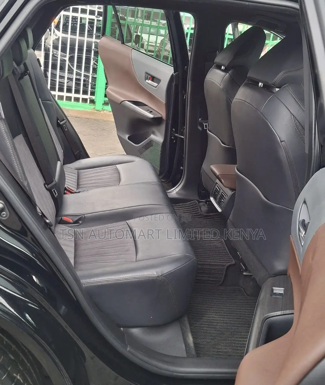 Toyota Harrier 2.0 2020 Black