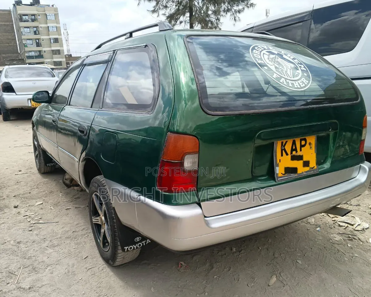 Toyota Corolla 2001 Green