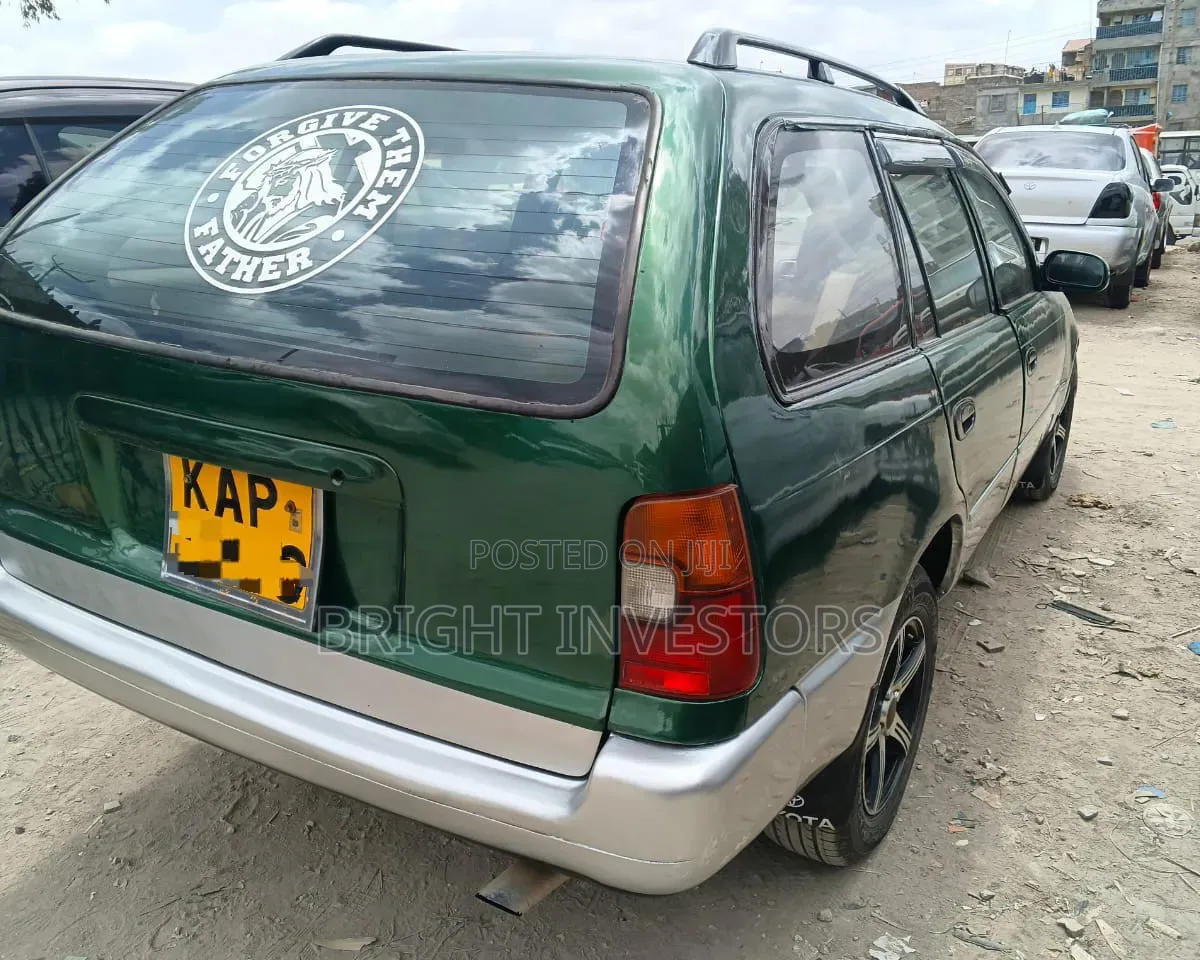 Toyota Corolla 2001 Green