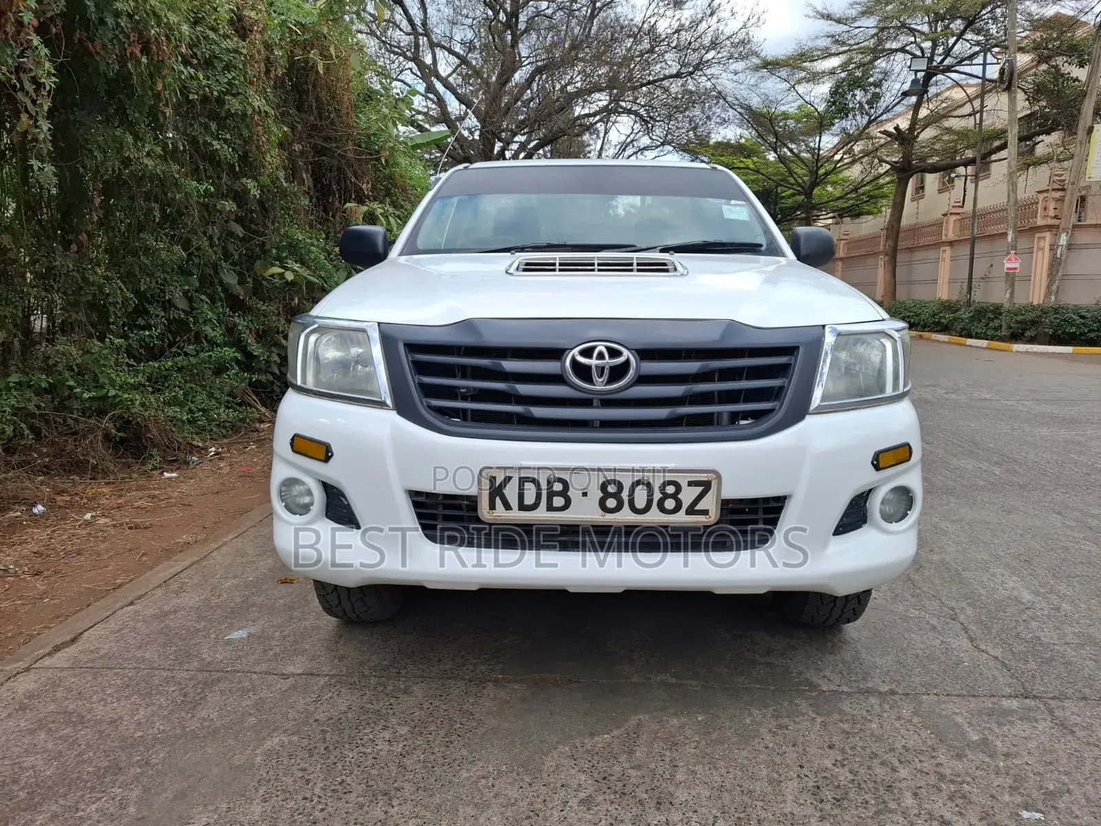 Toyota Hilux 2014 White