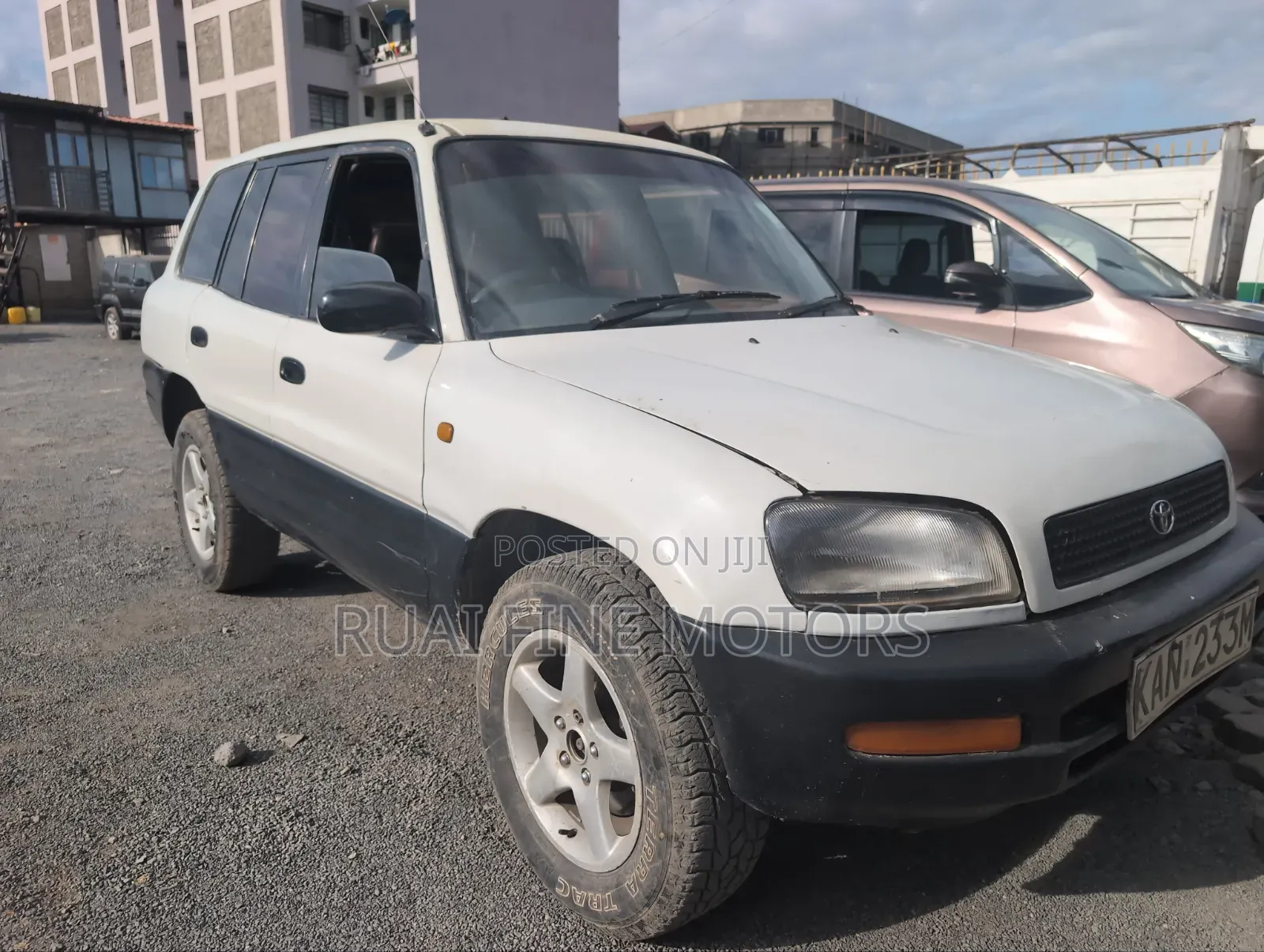 Toyota RAV4 1997 White