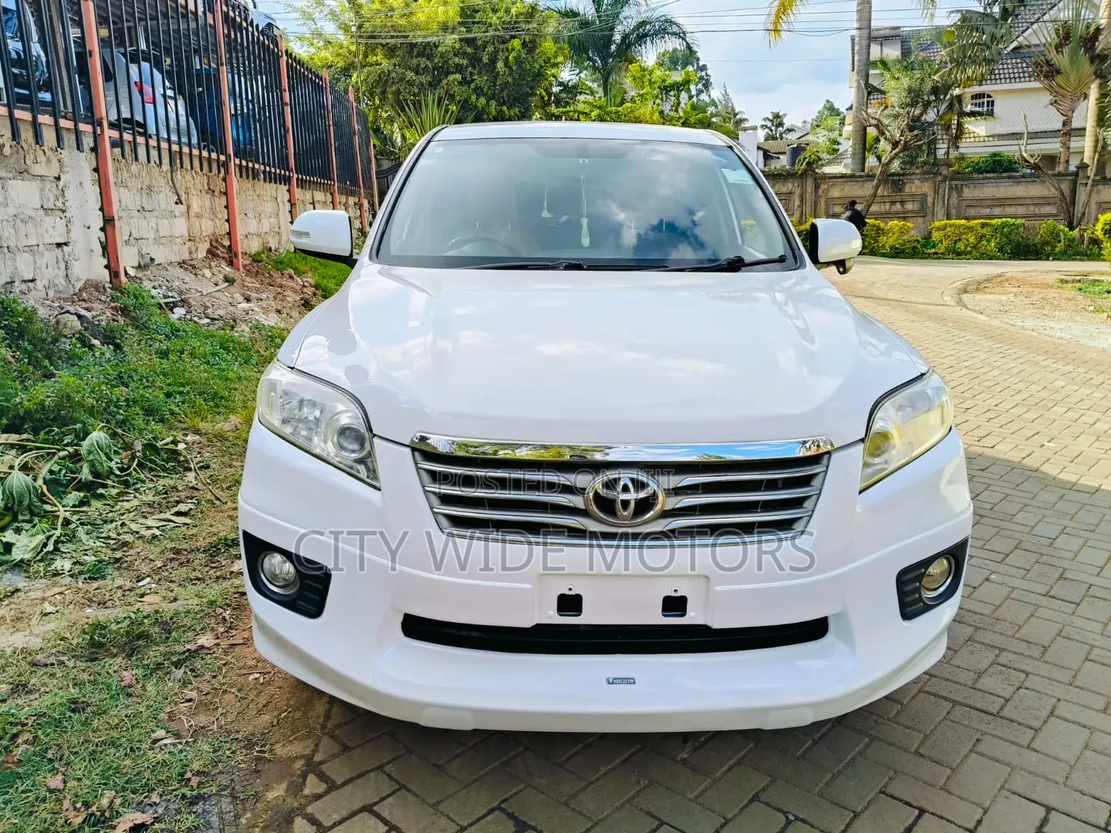 Toyota Vanguard 2011 Pearl