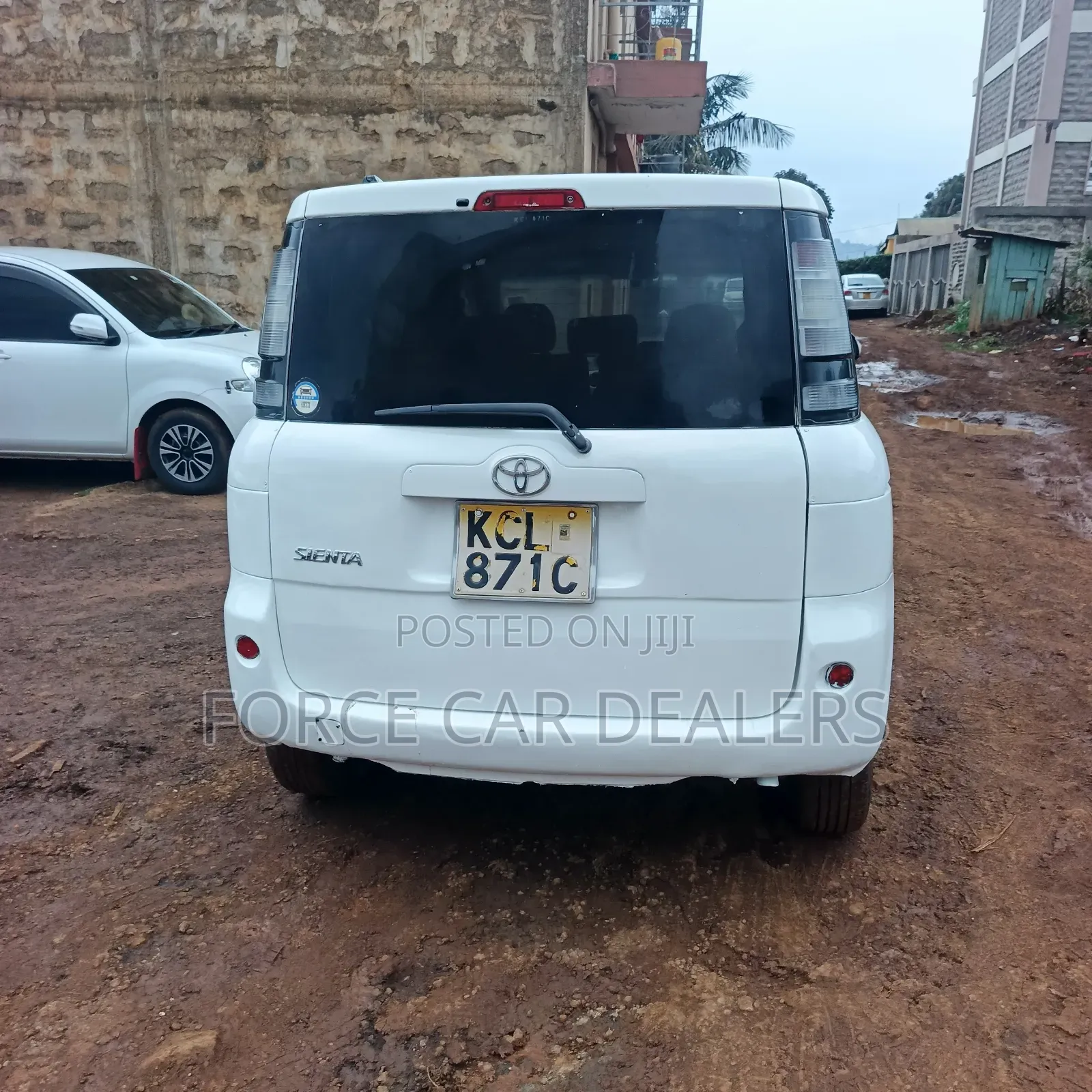 Toyota Sienta 2010 White