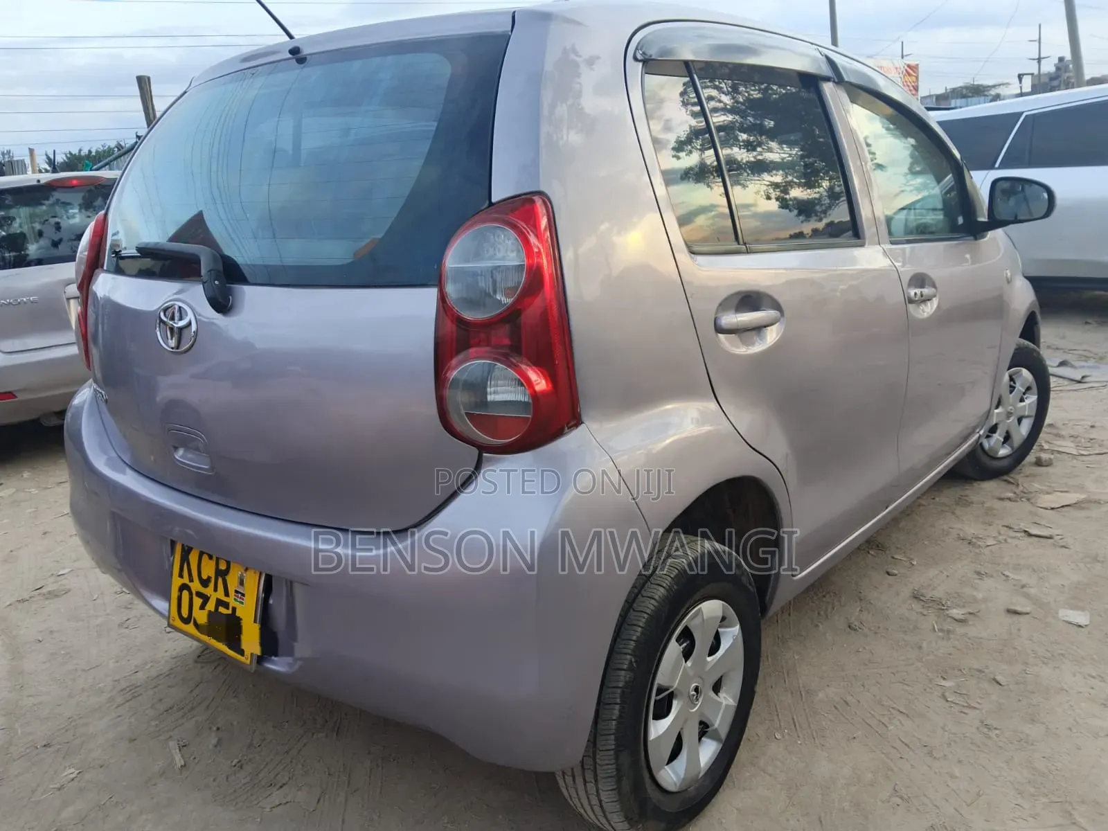Toyota Passo 2011 Pink