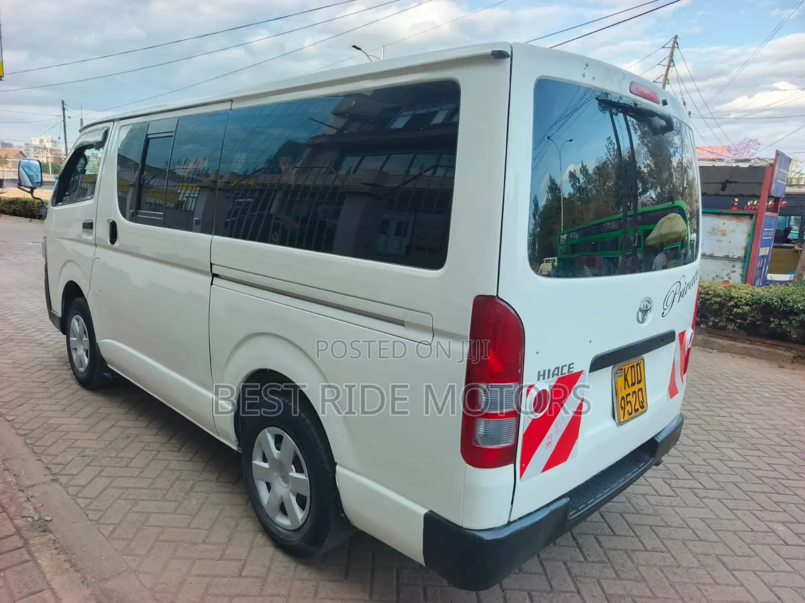 Toyota HiAce 2013 White