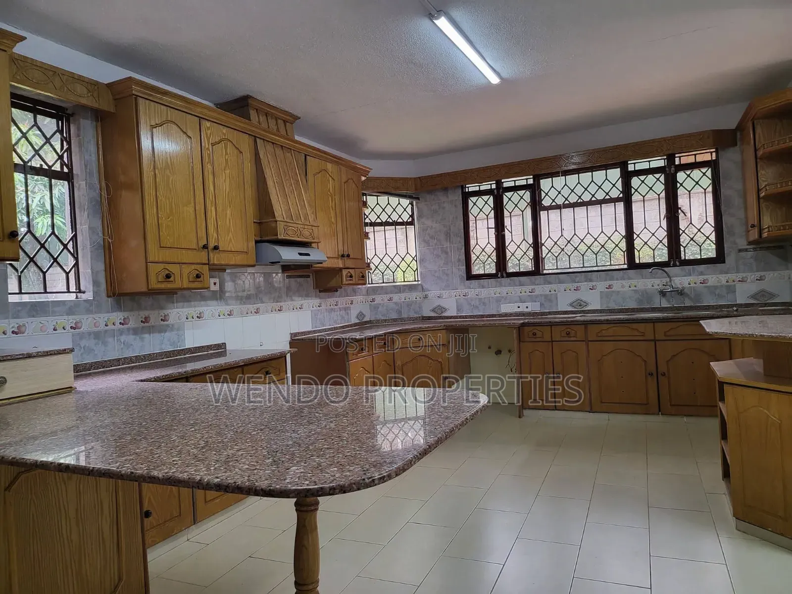 5bdrm Villa in Runda for rent