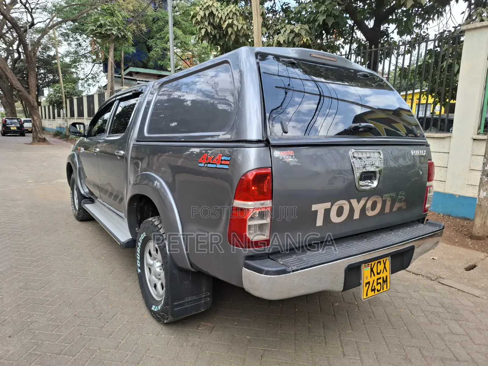 Toyota Hilux 3.0 D-4D 4x4 2013 Gray
