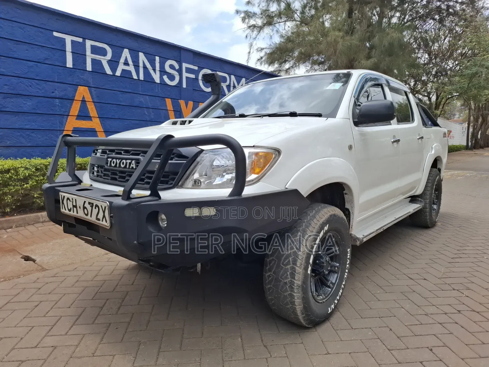 Toyota Hilux 2.5 D-4D 4X4 SRX 2009 White